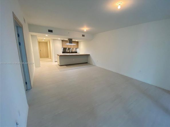 1000 Brickell Plaza 2907, Miami FL 33131