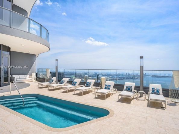 1000 Brickell Plaza 2907, Miami FL 33131