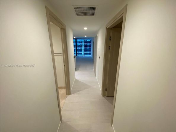 1000 Brickell Plaza 2907, Miami FL 33131