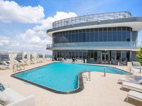 1000 Brickell Plaza 2907, Miami FL 33131
