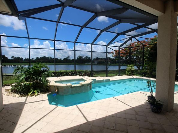 7635 Ironhorse Blvd, West Palm Beach FL 33412