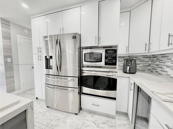 161 NW 46th Ter, Plantation FL 33317