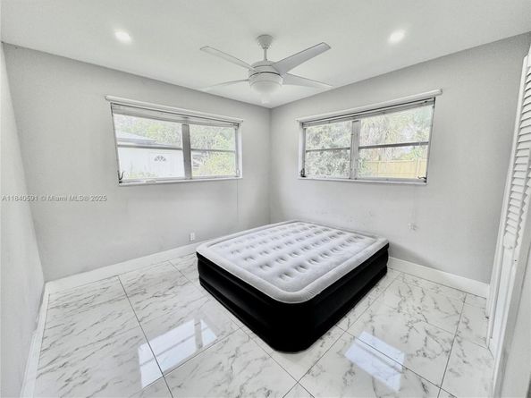 161 NW 46th Ter, Plantation FL 33317