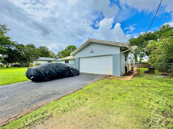 161 NW 46th Ter, Plantation FL 33317