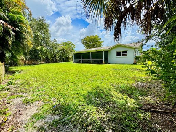 161 NW 46th Ter, Plantation FL 33317