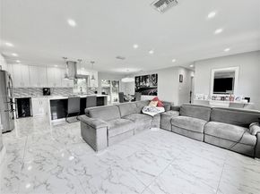 161 NW 46th Ter, Plantation FL 33317