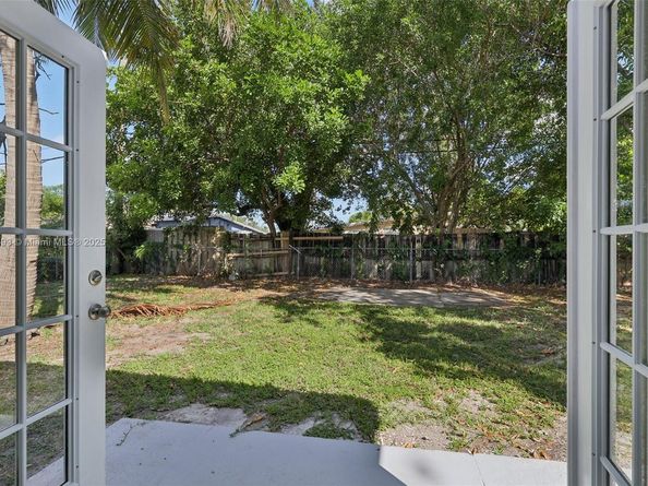 3371 SW 37th St, West Park FL 33023