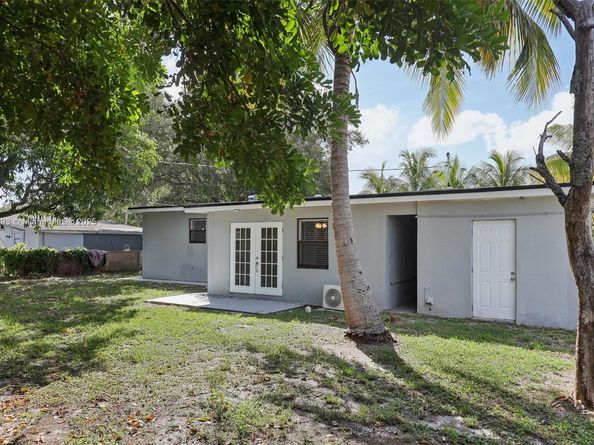 3371 SW 37th St, West Park FL 33023