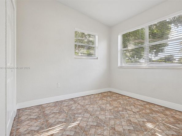 3371 SW 37th St, West Park FL 33023