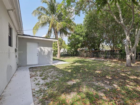 3371 SW 37th St, West Park FL 33023
