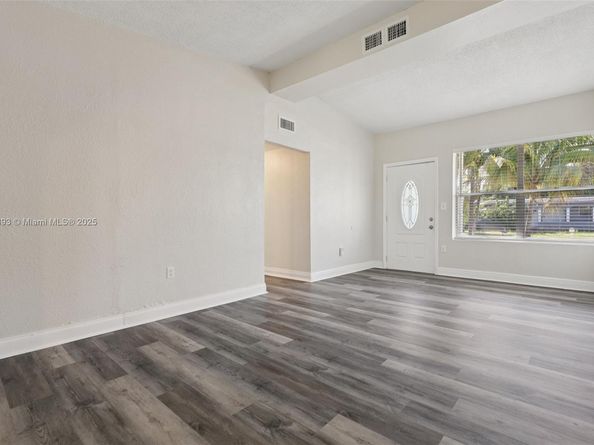 3371 SW 37th St, West Park FL 33023