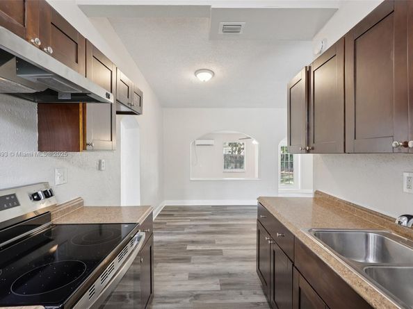 3371 SW 37th St, West Park FL 33023