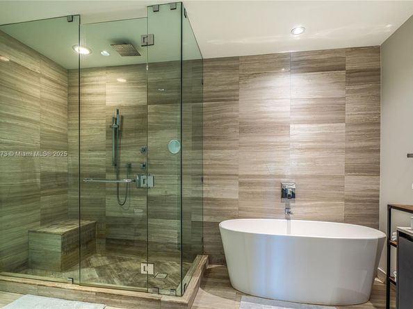 3250 NE 188th St 603, Aventura FL 33180