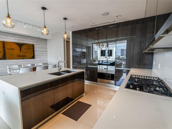 3250 NE 188th St 603, Aventura FL 33180