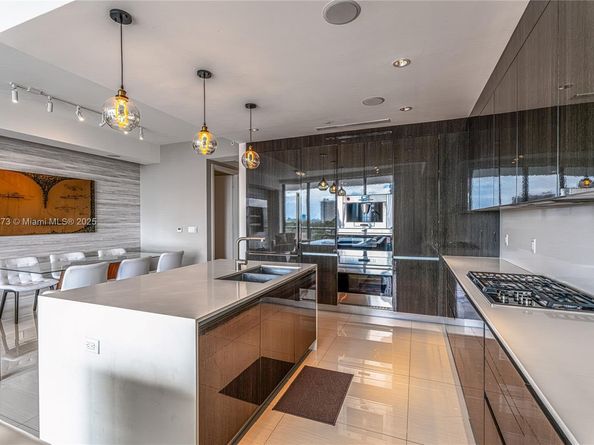 3250 NE 188th St 603, Aventura FL 33180