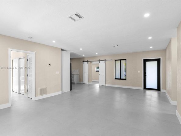 9300 Marine Dr, Cutler Bay FL 33189