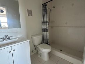10431 NW 3rd St, Pembroke Pines FL 33026