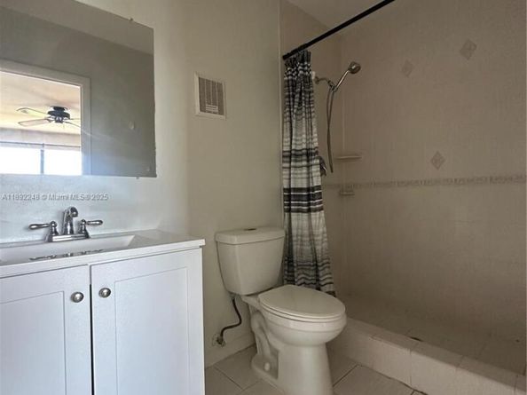10431 NW 3rd St, Pembroke Pines FL 33026