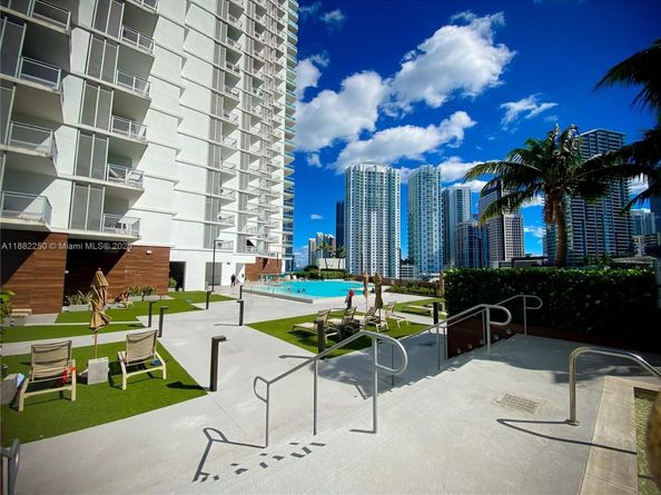 350 S Miami Ave 2215, Miami FL 33130