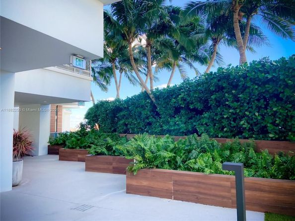 350 S Miami Ave 2215, Miami FL 33130