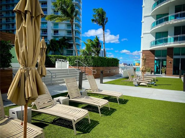 350 S Miami Ave 2215, Miami FL 33130