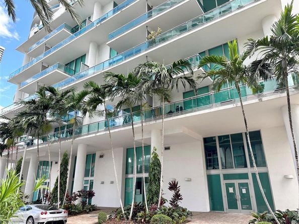 350 S Miami Ave 2215, Miami FL 33130