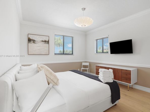 168 Fiesta Way, Fort Lauderdale FL 33301