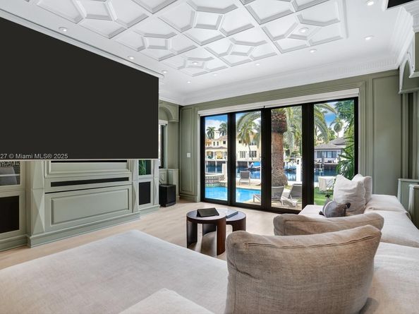 168 Fiesta Way, Fort Lauderdale FL 33301