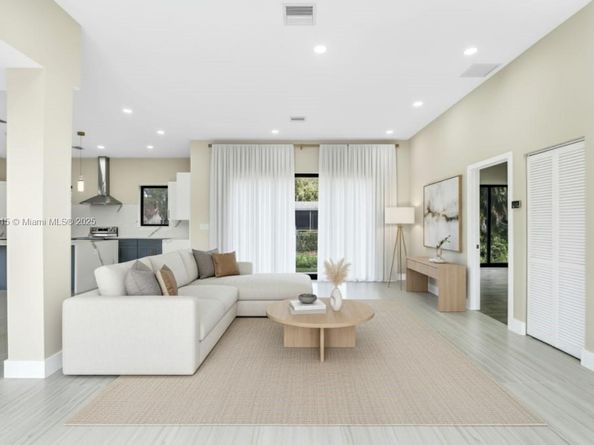 12061 NW 26th St, Plantation FL 33323