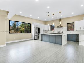 12061 NW 26th St, Plantation FL 33323