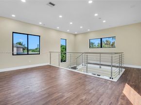 12061 NW 26th St, Plantation FL 33323