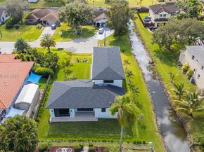 12061 NW 26th St, Plantation FL 33323