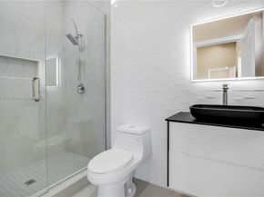 12061 NW 26th St, Plantation FL 33323