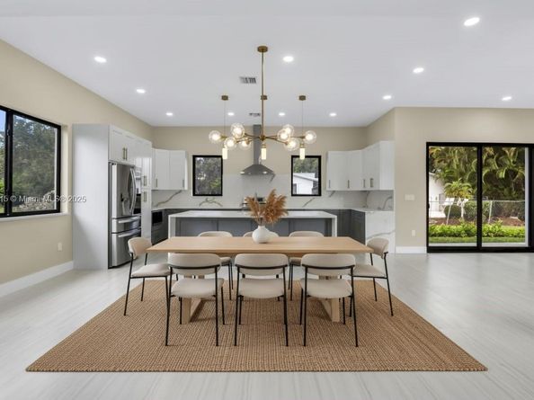 12061 NW 26th St, Plantation FL 33323