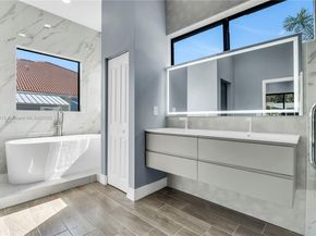 12061 NW 26th St, Plantation FL 33323