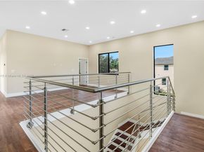 12061 NW 26th St, Plantation FL 33323