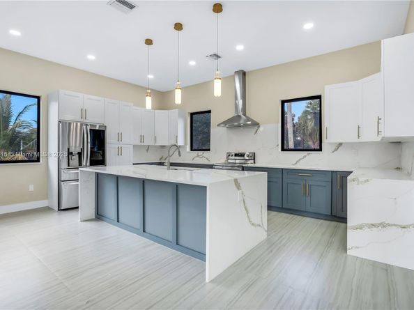 12061 NW 26th St, Plantation FL 33323