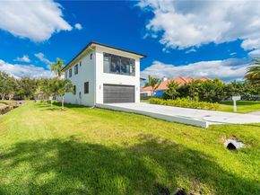 12061 NW 26th St, Plantation FL 33323