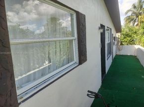 3206 SW 47th Ave, West Park FL 33023