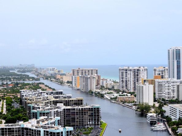 1000 Parkview Dr 805, Hallandale Beach FL 33009