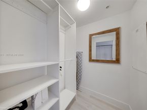 90 SW 3rd St 3109, Miami FL 33130