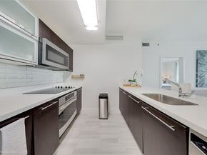 90 SW 3rd St 3109, Miami FL 33130