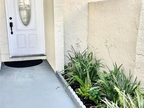 10050 NW 4TH Ln, Miami FL 33172