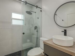 6382 SW 38th St, Miami FL 33155