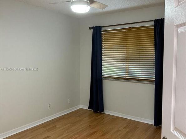 5552 NW 125th Ter, Coral Springs FL 33076