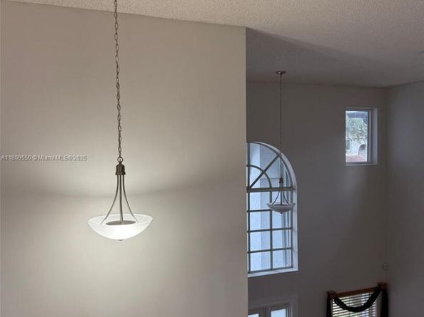 5552 NW 125th Ter, Coral Springs FL 33076