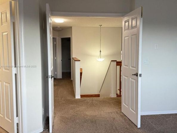 5552 NW 125th Ter, Coral Springs FL 33076