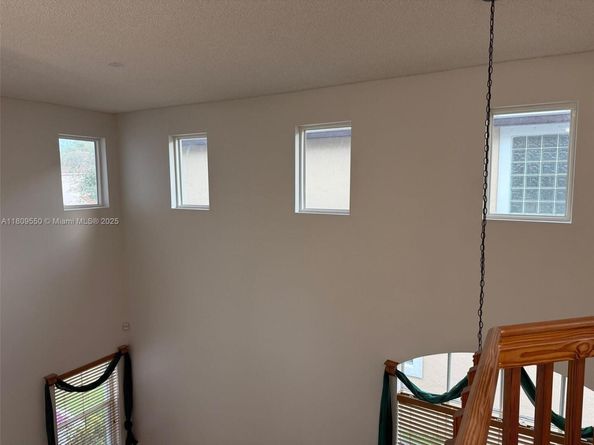 5552 NW 125th Ter, Coral Springs FL 33076