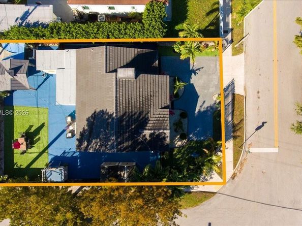 2400 SW 21st Ter, Miami FL 33145