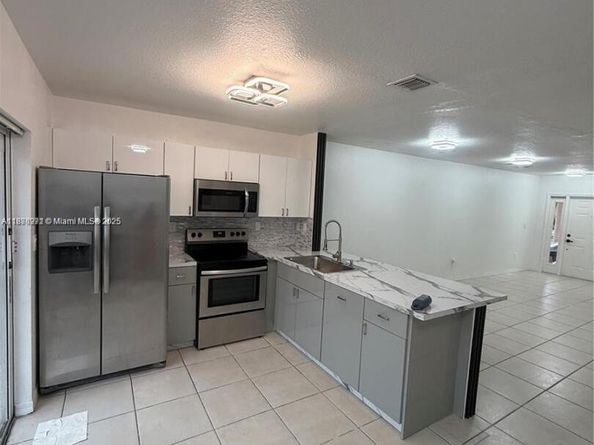 13717 SW 171st Ln, Miami FL 33177